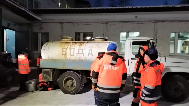 Коммунальщики Сургута обеспечили подвоз к домам питьевой воды