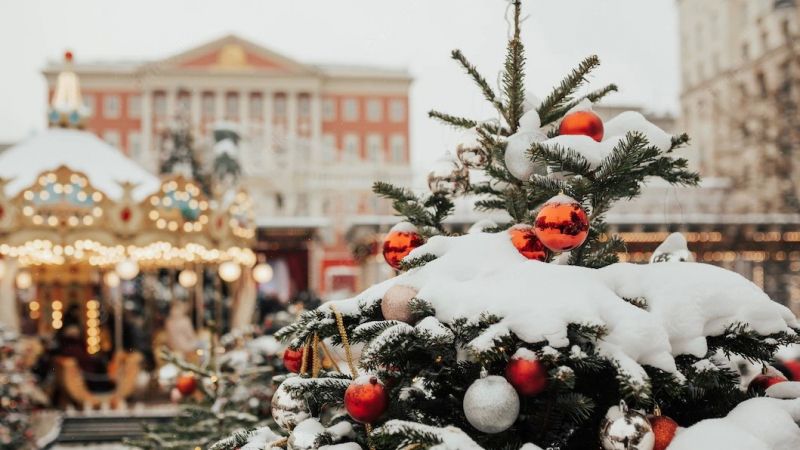 Югорчан приглашают провести новогодние каникулы в Москве