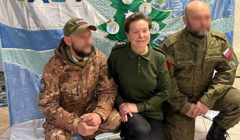 Наталья Комарова встретилась в ЛНР с военными из Югры