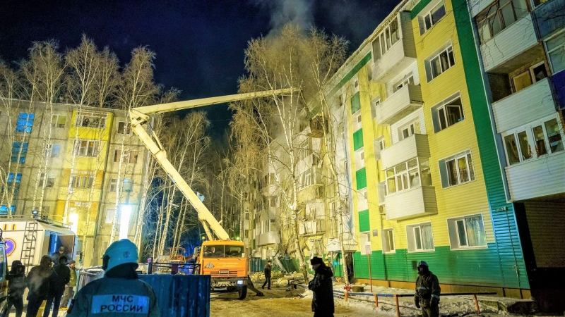 Нижневартовские спасатели рассказали, как эвакуировали жителей дома на Мира 6А