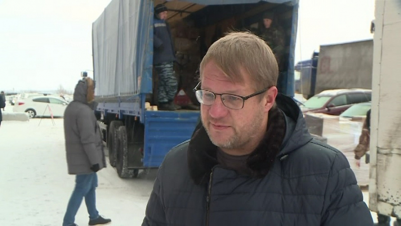 Сургутяне отправили новогодние подарки и ёлки на Донбасс