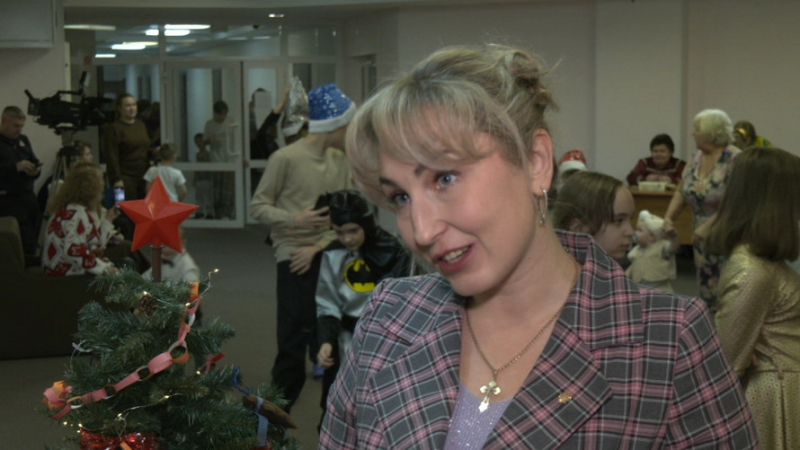 В Ханты-Мансийске провели новогодний утренник для детей из Донбасса