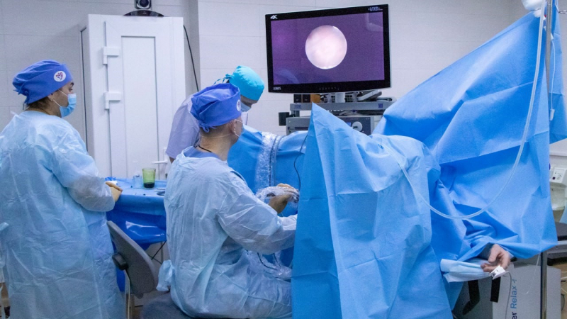 Нижневартовские хирурги осваивают новые малоинвазивные операции