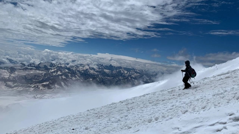 Школьник из Ханты-Мансийска готовится покорить вторую вершину Эльбруса