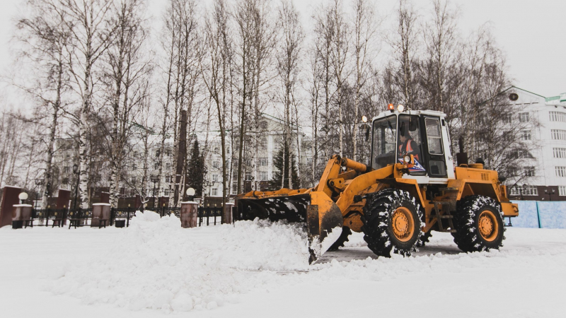 В Югре за март зафиксировано около 200 обращений, связанных с уборкой снега