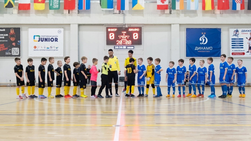 В нижневартовской спортшколе тренируют будущих футбольных звёзд