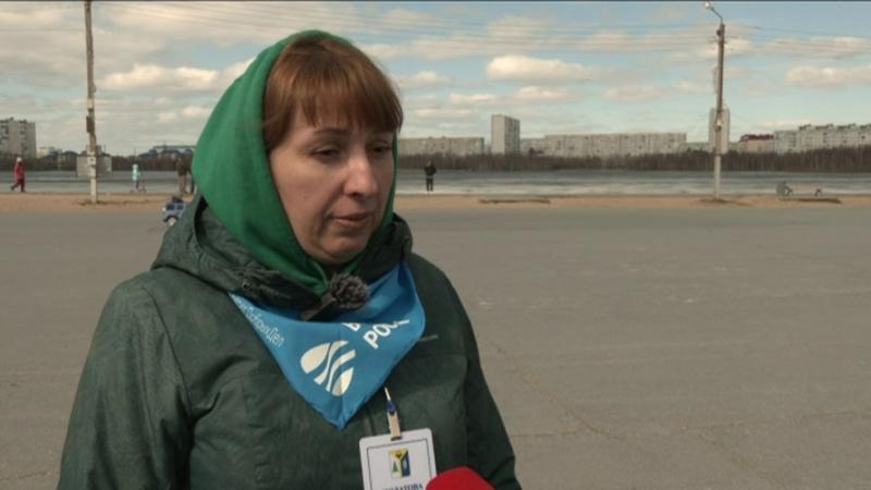 Молодёжь Нижневартовска навела порядок на берегу Комсомольского озера