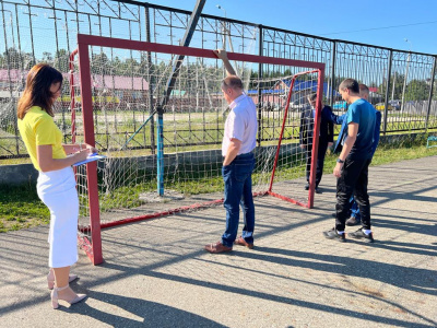 Партийцы Югорска оценили состояние спортивных площадок в городе Югорске.