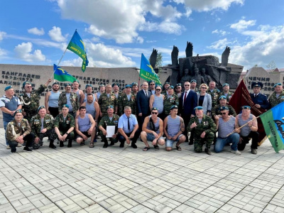 В Югорске состоялся торжественный митинг посвященный Дню Воздушно - десантных войск