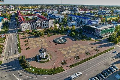 На фонтанной площади имени Р.З. Салахова установят новые качели