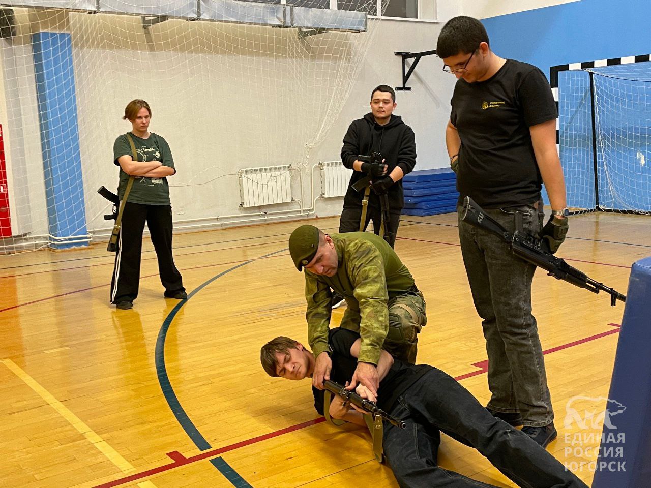 Активисты «Молодой Гвардии Единой России» в Югорске приняли участие в совместной патриотической тренировке!