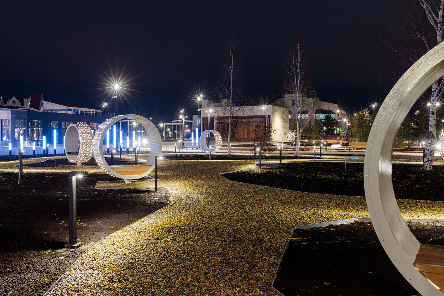 В Югорске открыли центральный сквер