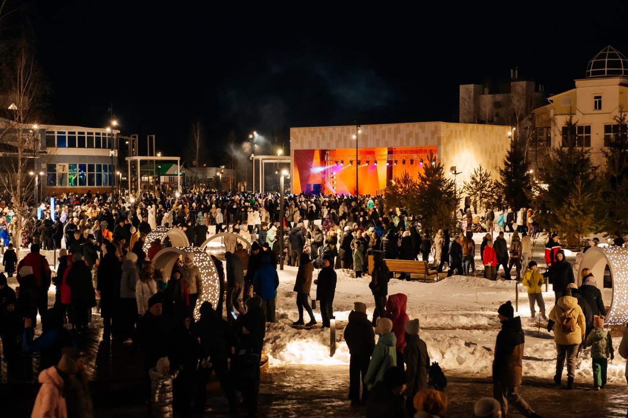 В Югорске открыли центральный сквер