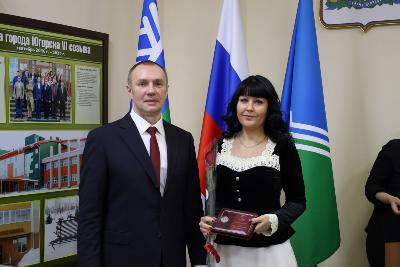 В администрации Югорска прошло торжественное награждение, приуроченное ко Дню добровольца