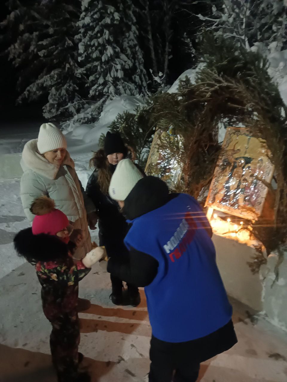 С заботой о самых смелых! Партийцы Югорска поддержали семьи в Крещение