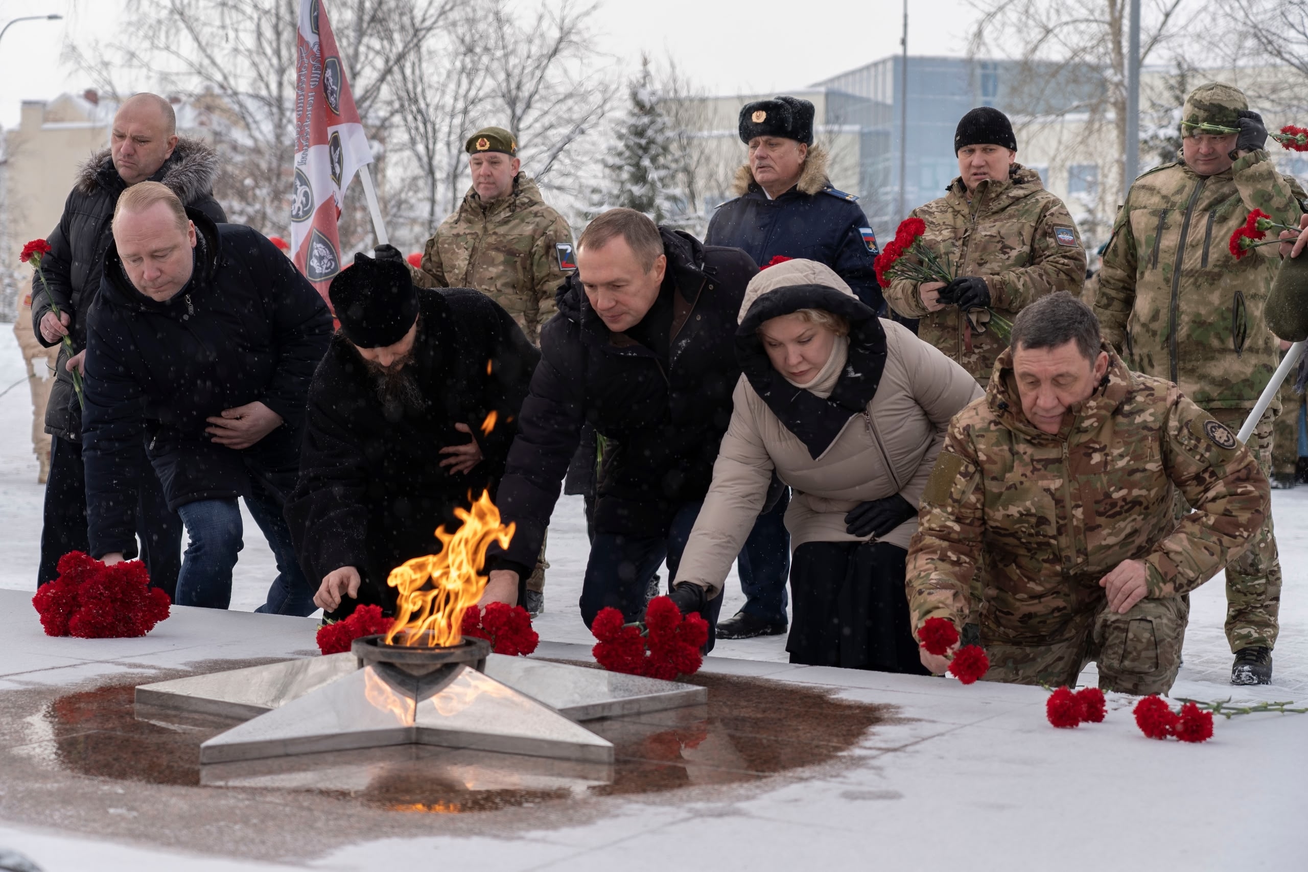 ГЕРОИ ЖИВУТ ВЕЧНО