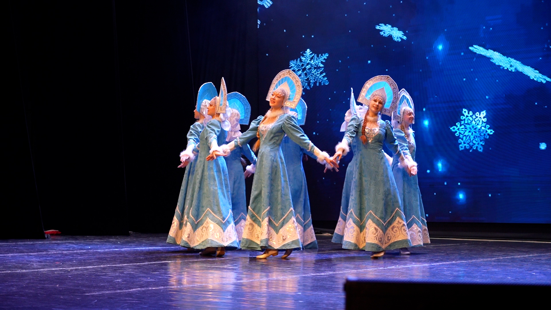 Концерт образцового самодеятельного коллектив «Вдохновение», посвященный открытию Года единства народов России<!--more--/>.”/></p> <p> Концерт образцового самодеятельного коллектив «Вдохновение», посвященный открытию Года единства народов России<!--more-->. </p> <p><iframe src=