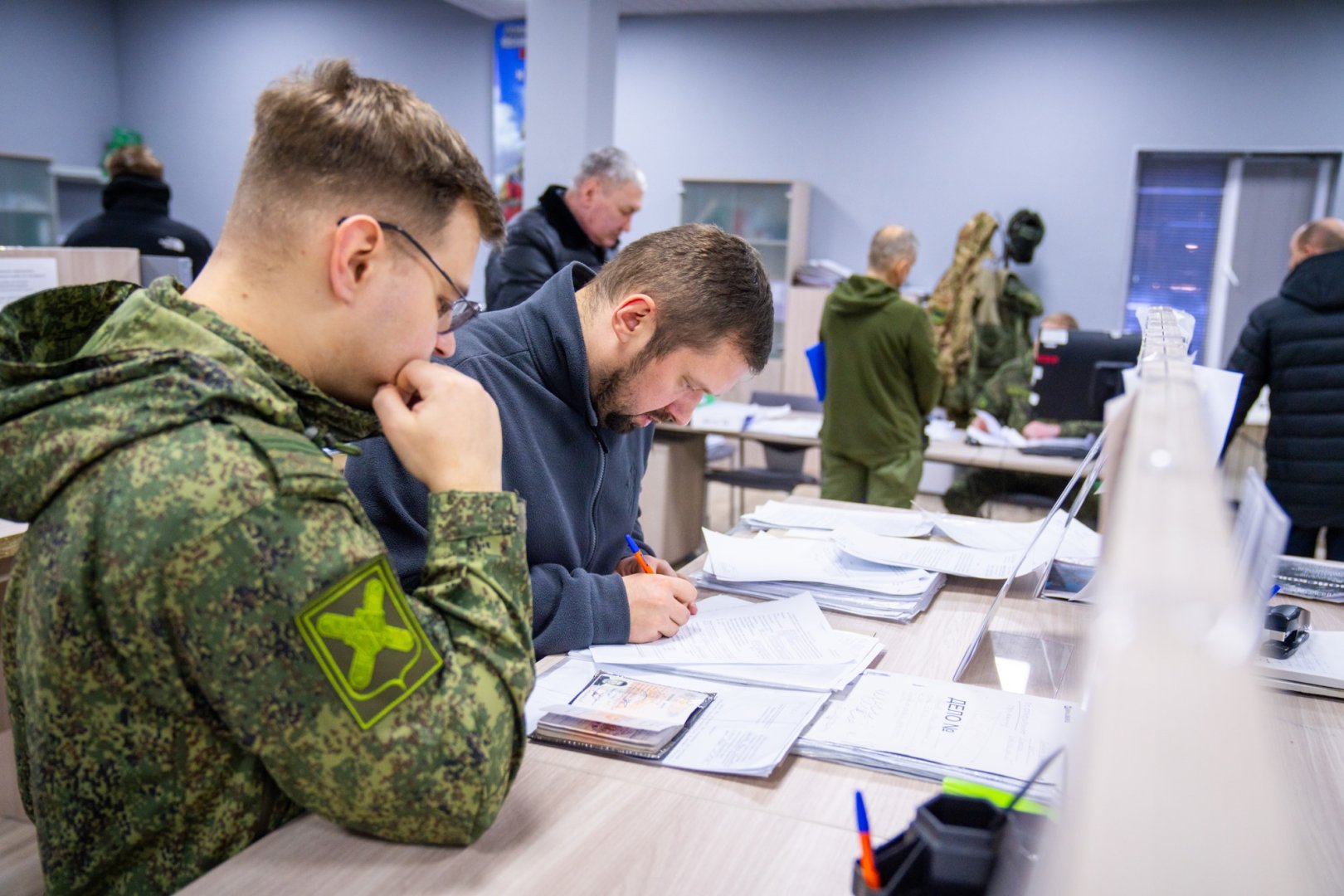 Жители Хакасии и Карелии выбирают Югру для службы по контракту