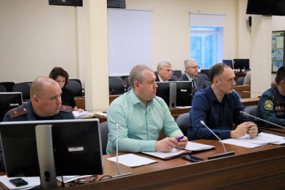 В администрации Югорска подвели итоги I квартала 2026 года и обсудили подготовку к пожароопасному сезону