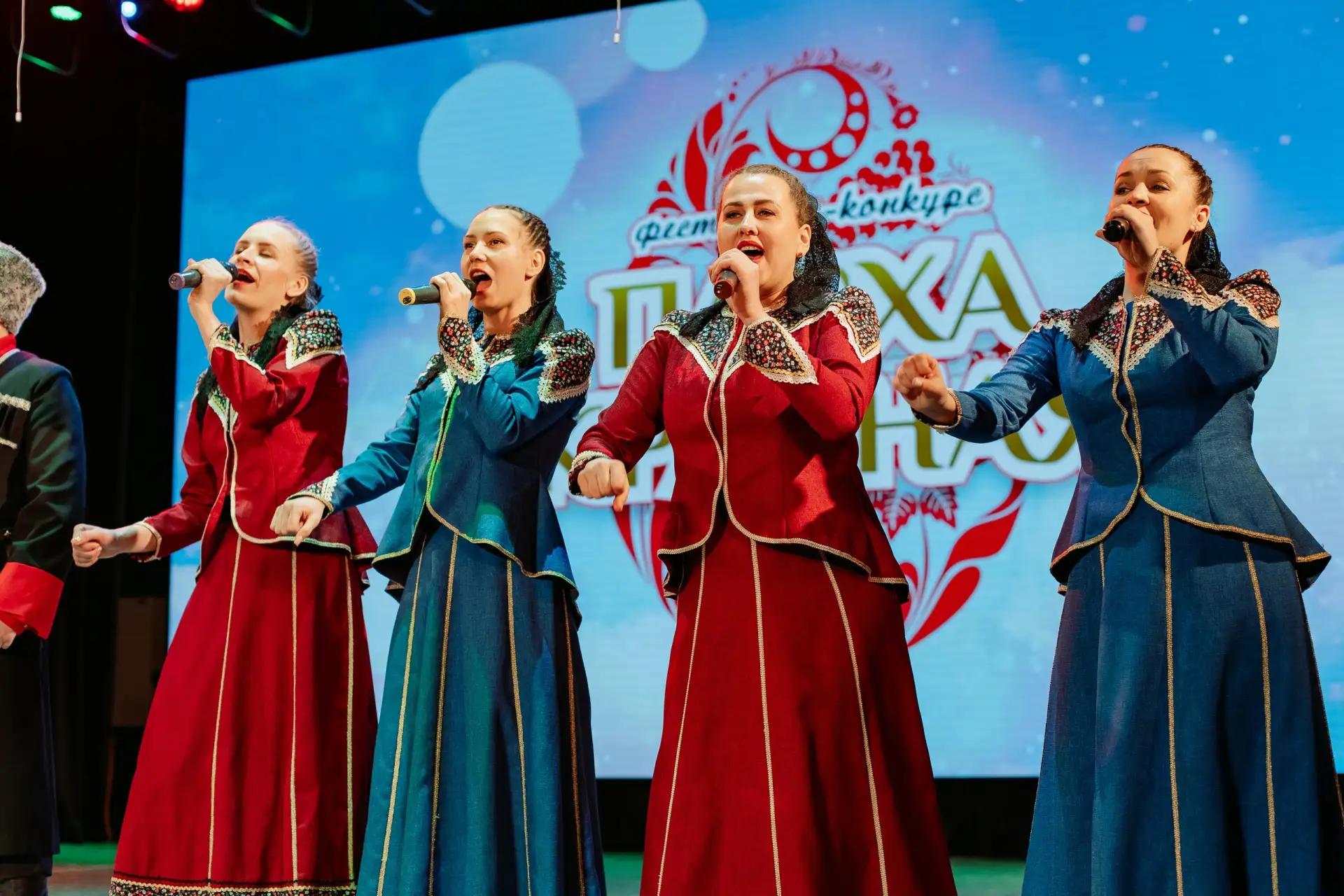 В Югорске состоялся межмуниципальный фестиваль-конкурс православной культуры и художественного творчества «Пacxa Красная