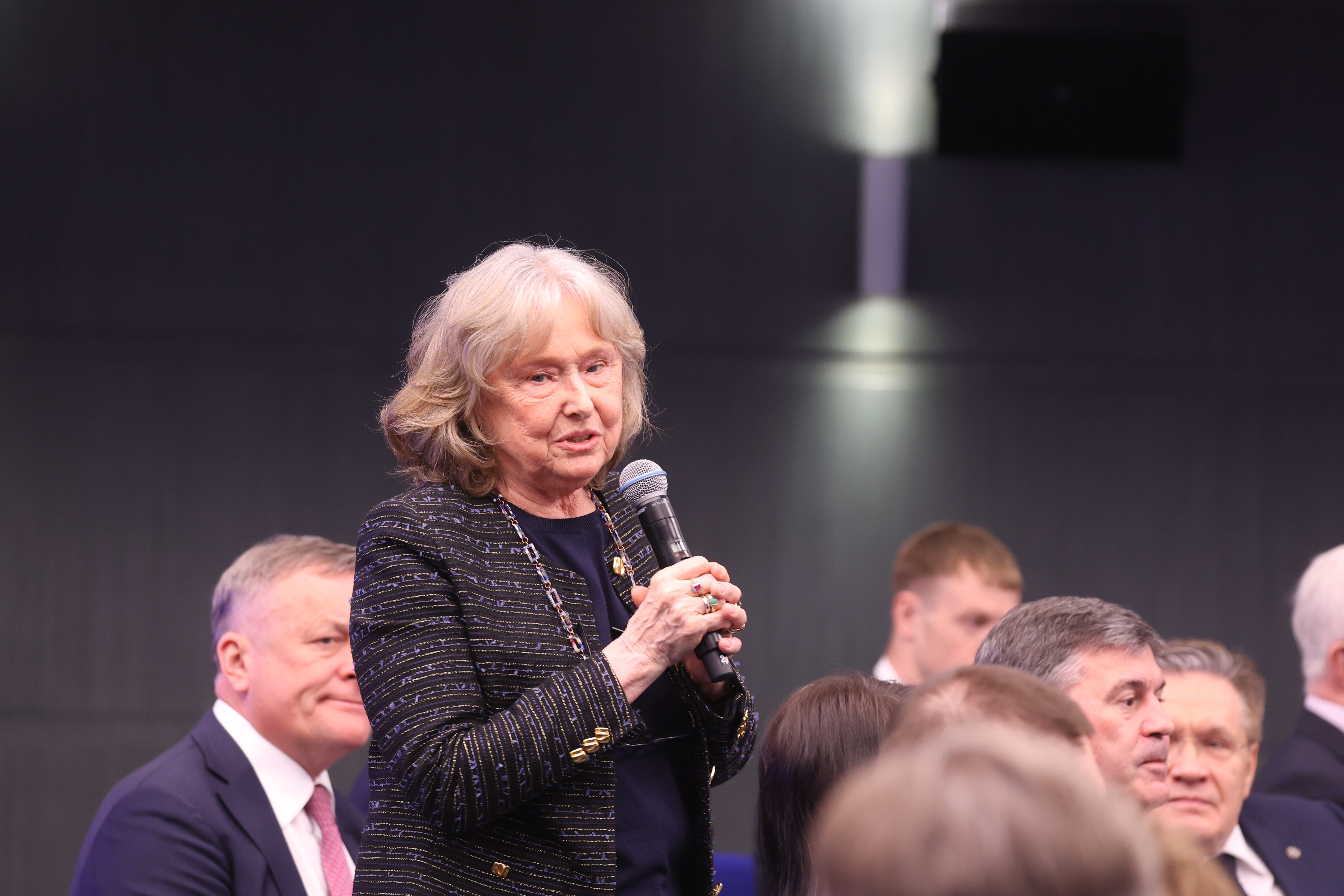 В народную программу «Единой России» поступило более 240 тысяч предложений со всей страны