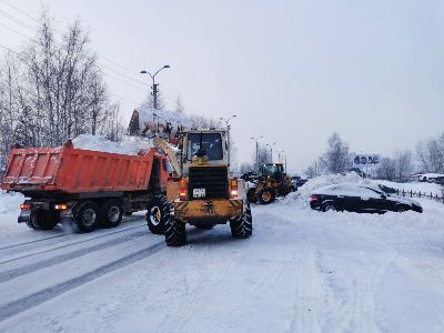 Более 12 тысяч кубов вывезли коммунальщики с улиц Югорска за 5 дней