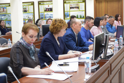 Депутаты Думы города обсудили развитие образования в Югорске
