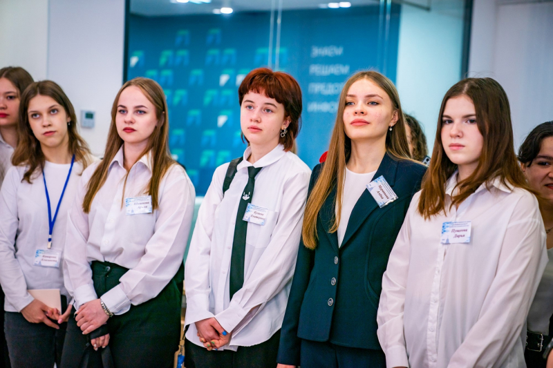 Десятиклассники школы №5 побывали на экскурсии в Ханты-Мансийске