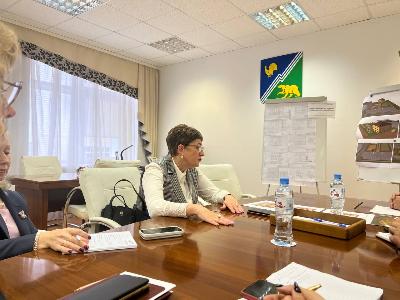 Югорск с рабочим визитом посетила директор Депсоцразвития Югры Тереза Пономарева 