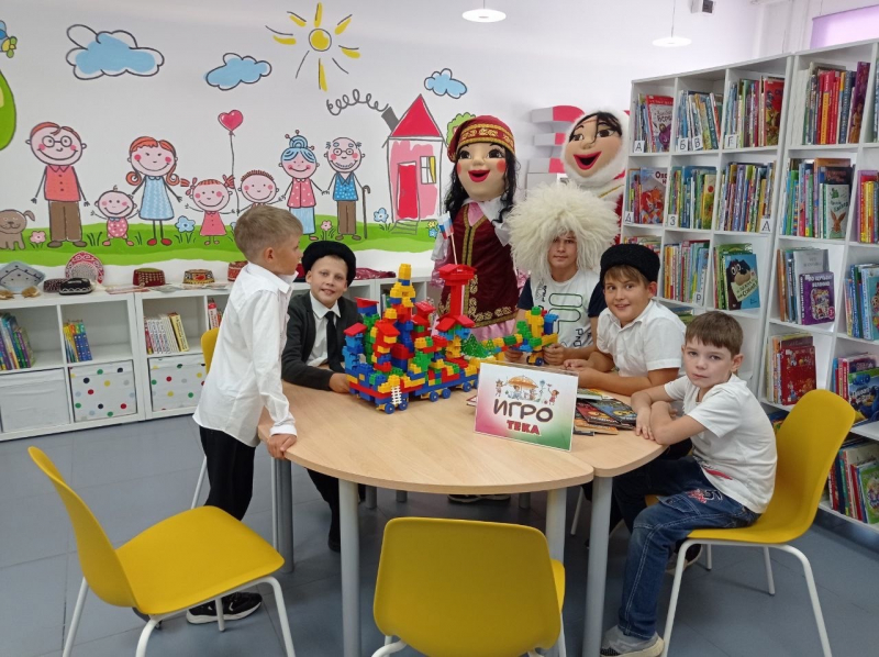 Югорской детской библиотеке – 50 лет!