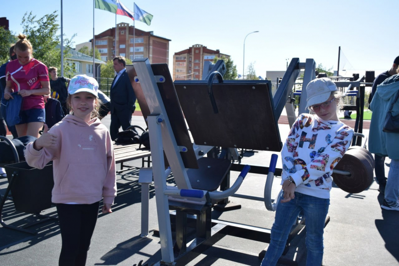 «Умная» спортивная площадка в Югорске открыта!