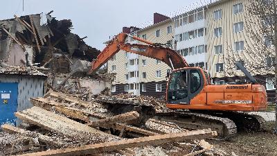 В этом году в Югорске планируется снести 12 авариных домов