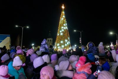 В Югорске открыли главную ёлку