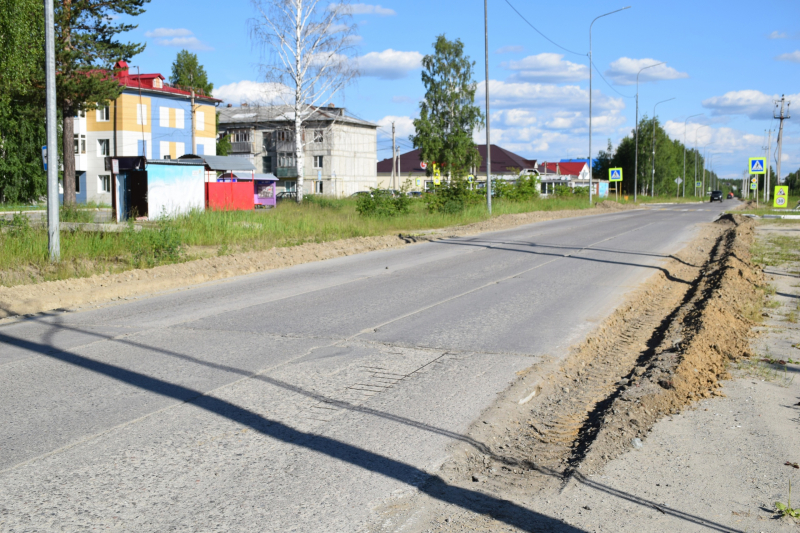 В Югорске продолжается обновление дорог и тротуаров