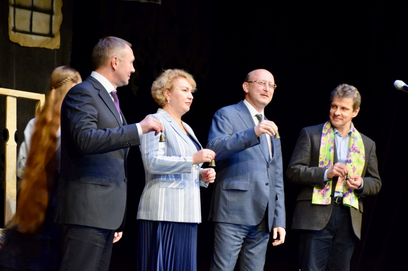 В Югорске состоялось открытие XXI фестиваля - конкурса любительских театральных коллективов Югры «Театральная весна»