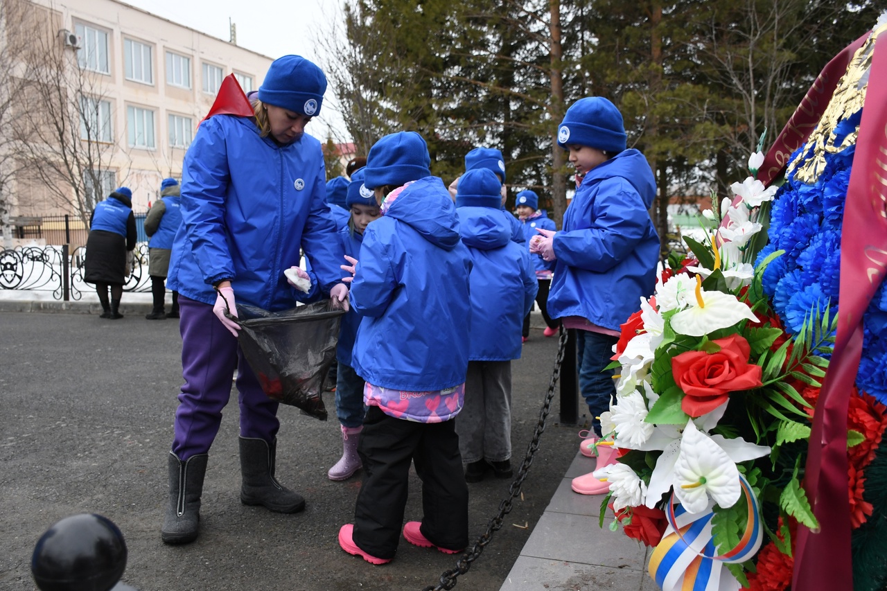 «Единая Россия» в Югре организует субботники по благоустройству памятников Великой Отечественной войне