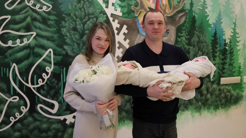 В сургутском Центре охраны материнства и детства выписали юбилейного ребёнка